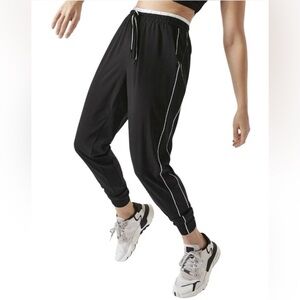 NWT Athleta Brooklyn Joggers Colorblock 10 Black White Medium